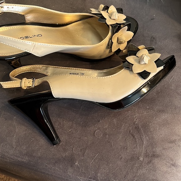 💟4/$10 Shoes - Picture 5 of 5